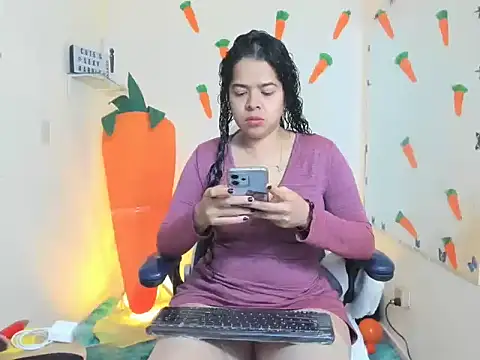 Snapshot of alexa-cooper- chatting on April 2, 2026, 12:56 pm alexa-cooper- online show from April 2, 2026, 12:56 pm