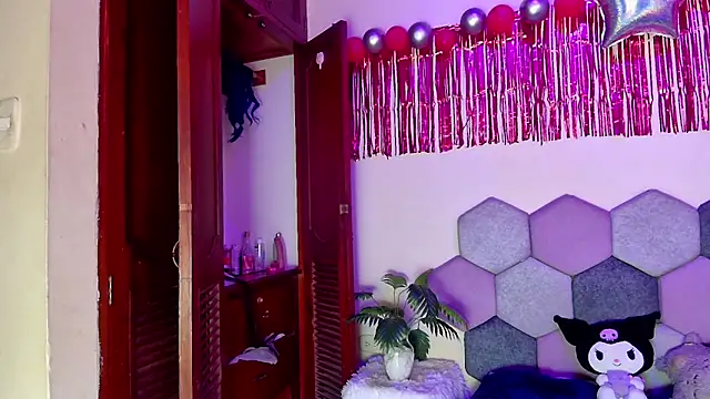 Horny tgn online show from February 17, 2026, 6:27 pm