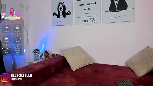 ElleGisellee online show from September 19, 2025, 4:38 am