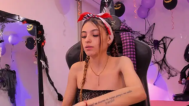 sofiarouge online show from October 24, 2025, 7:35 pm