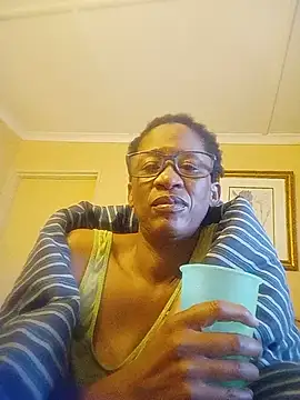 Snapshot of bustybillies chatting on June 14, 2026, 2:29 pm bustybillies online show from June 14, 2026, 2:29 pm