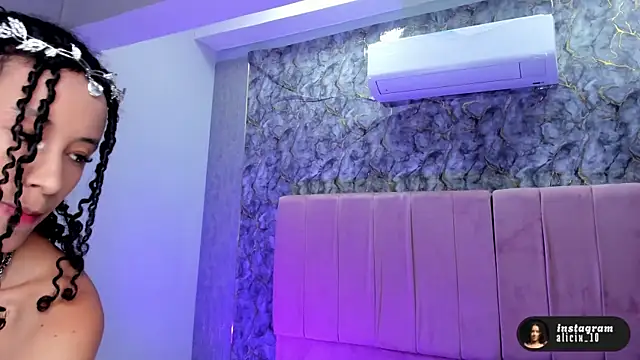 Snapshot of aliccecooper chatting on November 18, 2025, 10:40 am aliccecooper online show from November 18, 2025, 10:40 am