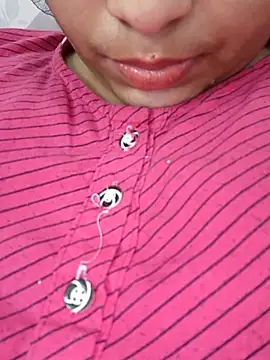 Myloveurvi online show from February 17, 2026, 7:11 pm