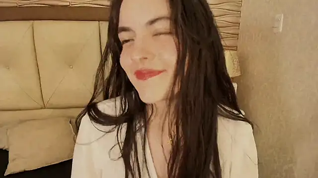 sofiaclauss online show from September 10, 2025, 9:47 pm