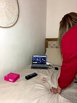 Snapshot of Martina_Miiller chatting on October 10, 2025, 3:07 am Martina Miiller online show from October 10, 2025, 3:07 am