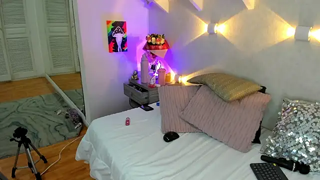 Martina Miiller online show from March 15, 2026, 3:52 pm