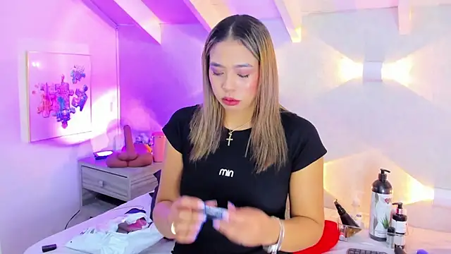 Martina Miiller online show from May 12, 2026, 12:33 pm