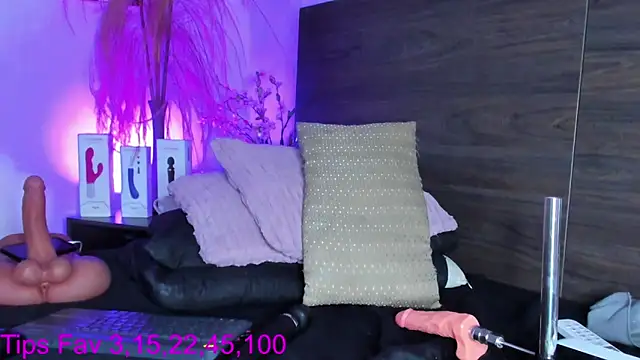 Snapshot of Martina_Miiller chatting on January 5, 2026, 5:27 pm Martina Miiller online show from January 5, 2026, 5:27 pm