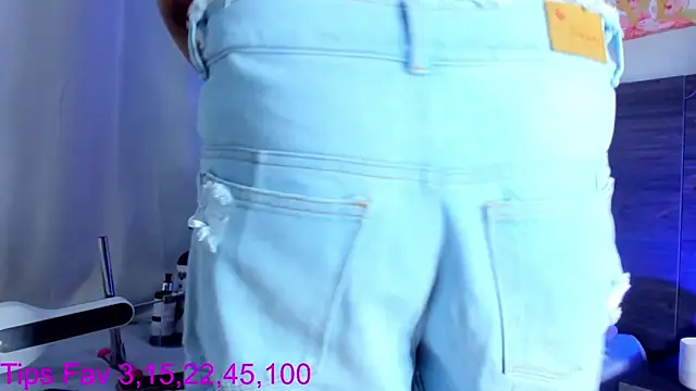 Snapshot of Martina_Miiller chatting on November 28, 2025, 1:00 pm Martina Miiller online show from November 28, 2025, 1:00 pm