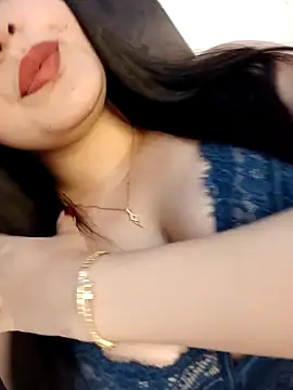 Snapshot of im_here- chatting on October 28, 2025, 10:03 am im here- online show from October 28, 2025, 10:03 am