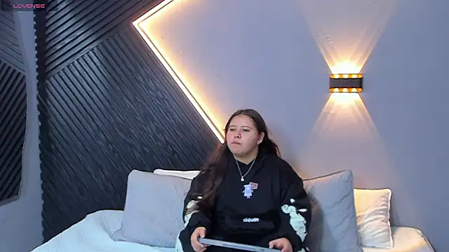 Laia and Aloby online show from March 17, 2026, 10:13 pm