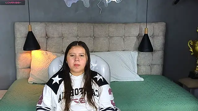 Laia and Aloby online show from November 5, 2025, 10:13 pm