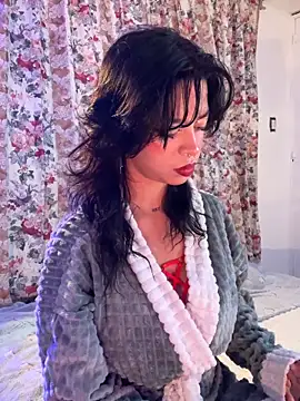 Kitty arts online show from April 19, 2026, 8:22 pm