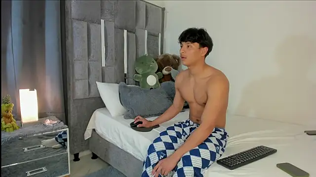 All3ssandr0 online show from October 13, 2025, 10:54 pm