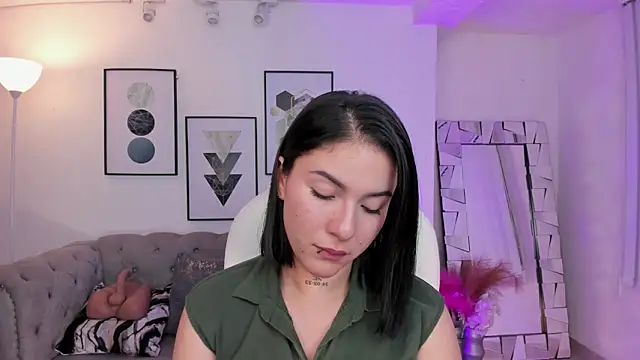 kendaall jenner  online show from January 13, 2025, 3:23 am