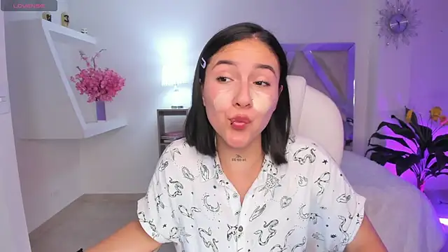 kendaall jenner  online show from January 18, 2025, 1:19 am