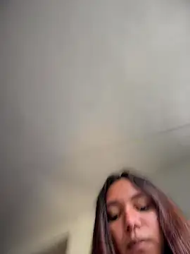 Snapshot of Nikol_Rang__ chatting on December 17, 2025, 6:02 pm Nikol Rang online show from December 17, 2025, 6:02 pm