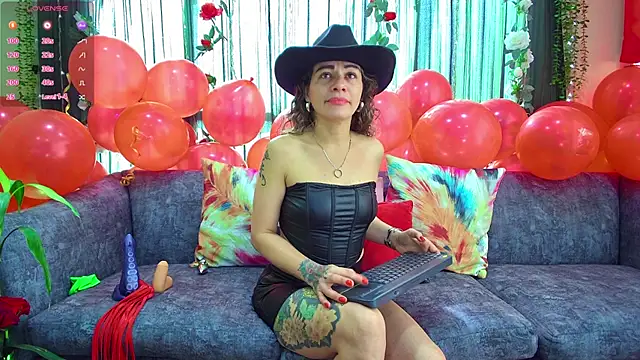 Snapshot of oriana_thomson2 chatting on March 19, 2025, 1:29 pm oriana thomson2 online show from March 19, 2025, 1:29 pm