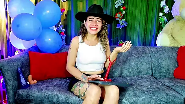 Snapshot of oriana_thomson2 chatting on February 24, 2025, 3:33 am oriana thomson2 online show from February 24, 2025, 3:33 am