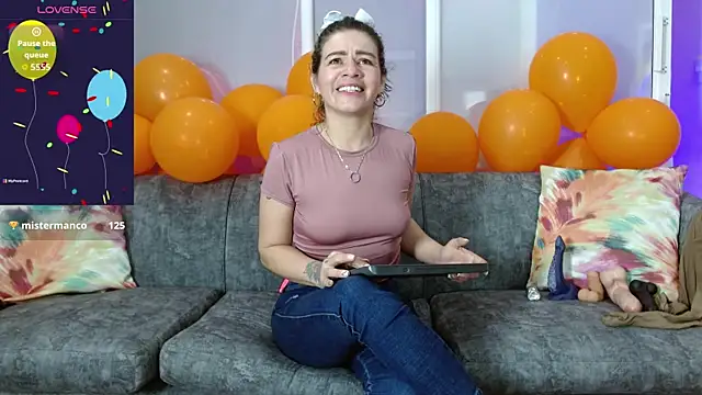 Snapshot of oriana_thomson2 chatting on September 27, 2025, 5:24 am oriana thomson2 online show from September 27, 2025, 5:24 am