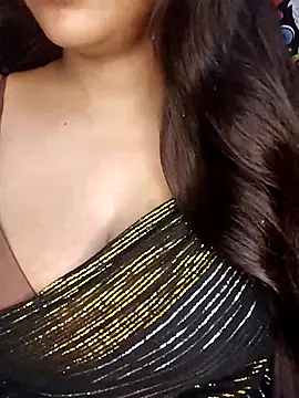 Sreya213 online show from April 21, 2026, 5:19 pm