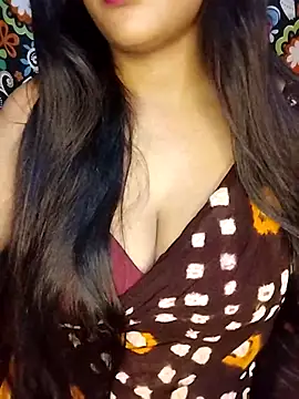 Sreya213 online show from April 25, 2026, 6:16 pm