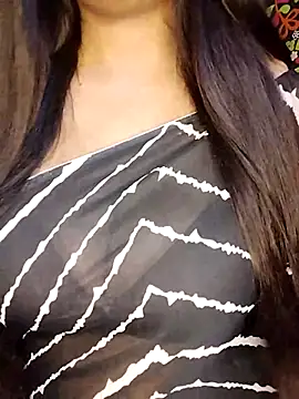 Sreya213 online show from April 19, 2026, 12:39 pm