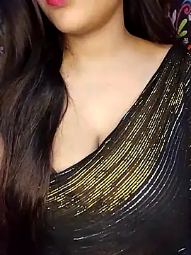 Sreya213 online show from April 23, 2026, 5:25 pm