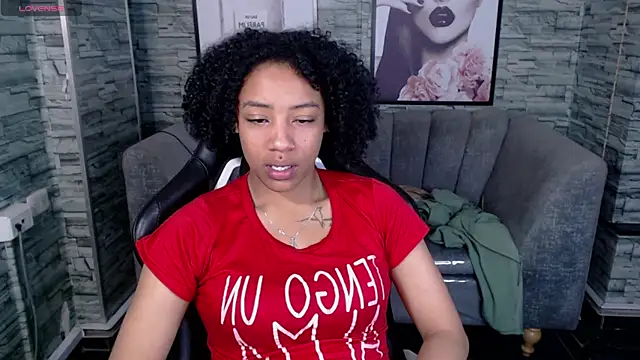 Snapshot of Violeth_b chatting on September 12, 2025, 12:49 pm Violeth b online show from September 12, 2025, 12:49 pm