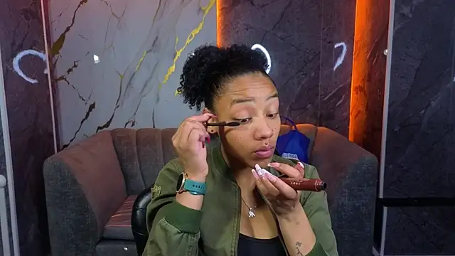 Violeth b online show from November 10, 2025, 12:54 pm