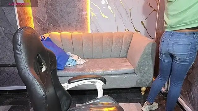 Violeth b online show from October 22, 2025, 12:48 pm