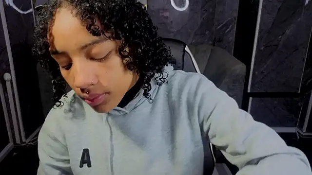 Violeth b online show from December 21, 2025, 12:40 pm