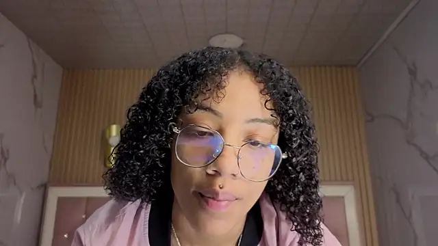 Violeth b online show from December 18, 2025, 12:42 pm