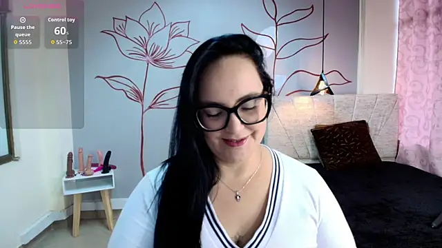 Snapshot of veronicabbw chatting on November 16, 2025, 12:10 pm veronicabbw online show from November 16, 2025, 12:10 pm