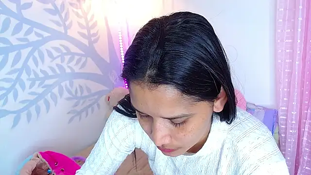 Alison Wiley online show from April 7, 2026, 4:47 am