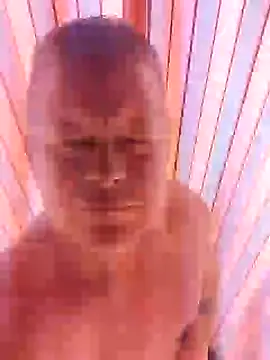 Snapshot of swingr chatting on January 4, 2025, 11:43 am swingr online show from January 4, 2025, 11:43 am