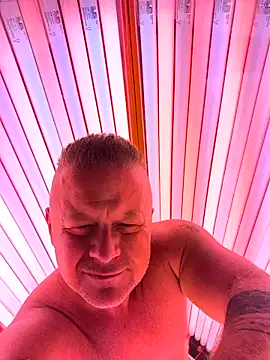 Snapshot of swingr chatting on December 4, 2025, 1:54 pm swingr online show from December 4, 2025, 1:54 pm