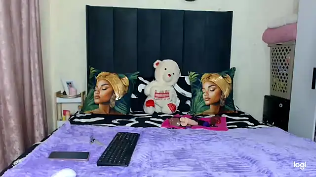 quenliyasa online show from November 13, 2025, 12:14 am