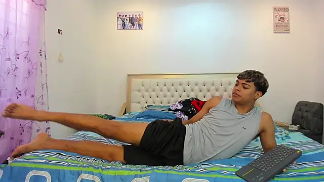 Snapshot of dafnezahiraa_ chatting on January 30, 2025, 6:10 pm dafnezahiraa online show from January 30, 2025, 6:10 pm