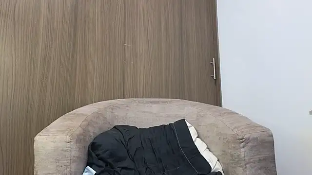 Snapshot of Scarlett_is_here chatting on November 9, 2025, 1:53 am Scarlett is here online show from November 9, 2025, 1:53 am