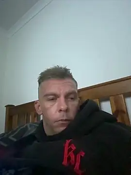 Snapshot of aus_guy93 chatting on May 10, 2026, 4:20 pm aus guy93 online show from May 10, 2026, 4:20 pm