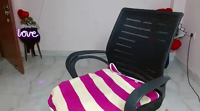 Snapshot of Naughty_Ayesha1 chatting on February 13, 2025, 7:24 am Naughty Ayesha1 online show from February 13, 2025, 7:24 am