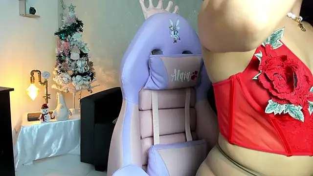 Alaia Love77 online show from December 22, 2025, 10:43 pm