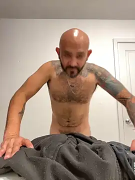 Snapshot of tylergigo chatting on December 11, 2024, 4:39 am tylergigo online show from December 11, 2024, 4:39 am