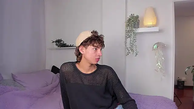 santy-kitty online show from January 15, 2026, 1:42 am