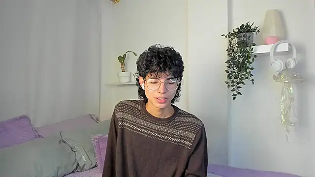 santy-kitty online show from February 17, 2026, 12:41 am