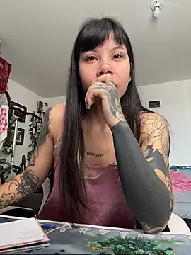 Snapshot of EemaHaruki chatting on October 24, 2025, 5:23 pm EemaHaruki online show from October 24, 2025, 5:23 pm