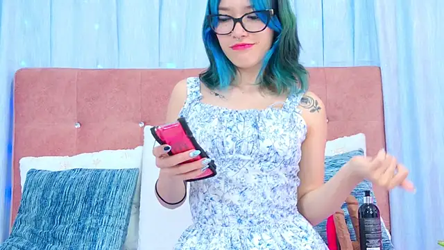 Snapshot of AlliciaKim chatting on November 4, 2025, 7:50 pm AlliciaKim online show from November 4, 2025, 7:50 pm