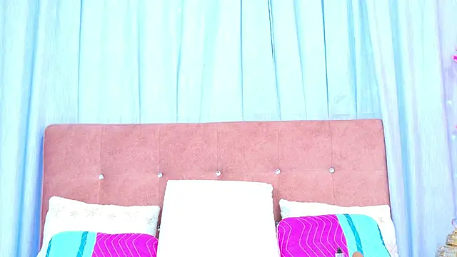 Snapshot of AlliciaKim chatting on November 8, 2025, 7:17 pm AlliciaKim online show from November 8, 2025, 7:17 pm