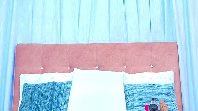 Snapshot of AlliciaKim chatting on November 2, 2025, 7:08 pm AlliciaKim online show from November 2, 2025, 7:08 pm